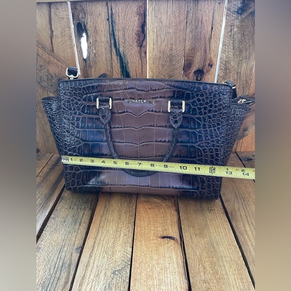 Michael Kors Brown Snakeskin Texture Handbag Purse - Picture 7 of 8